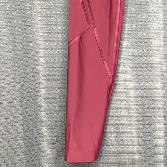 VICTORIA SPORT SMALL ROSE PINK TOTAL KNOCKOUT TIGHT LEGGINGS - Picture 3 of 7